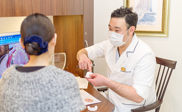 個室でのカウンセリングイメージ